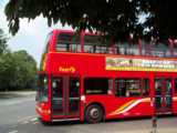[259 (First type VTL) turning at the Hertford Road and New Road junction 16/06/2003 - &copy; 2003 Graham Johnson.]